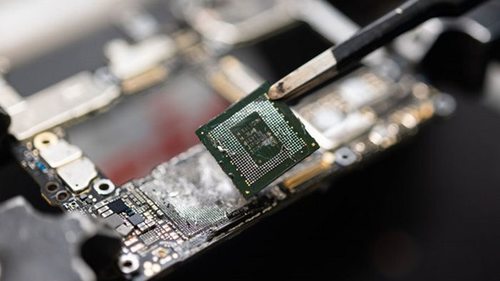 Китай создаст фонд в $40 млрд для производства микрочипов — СМИ