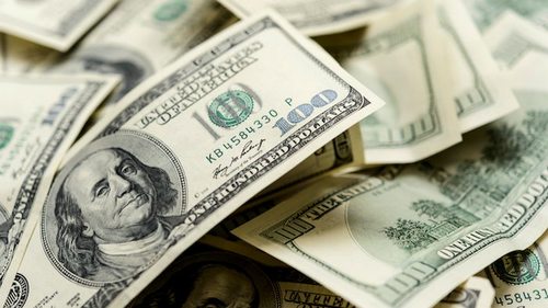 Нацбанк объяснил рост курса доллара в августе