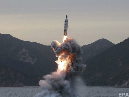 Северная Корея запустила баллистические ракеты в направлении Японии