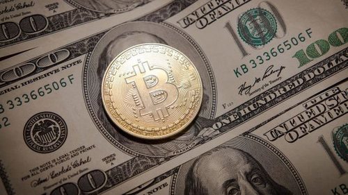 Курс Bitcoin в начале октября преодолел отметку в 28 000 долларов