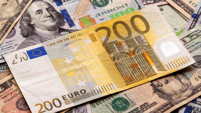 Наличная гривна окрепла по отношению к евро