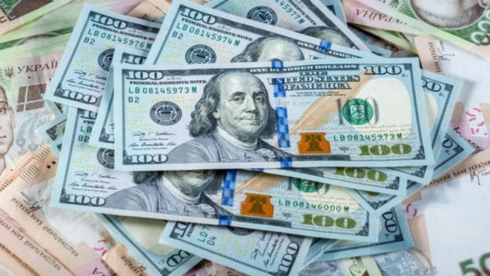 НБУ обновил курс доллара: валюта дорожает