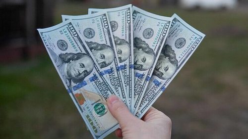 Доллар продолжает дешеветь: актуальные курсы в обменных пунктах Украины
