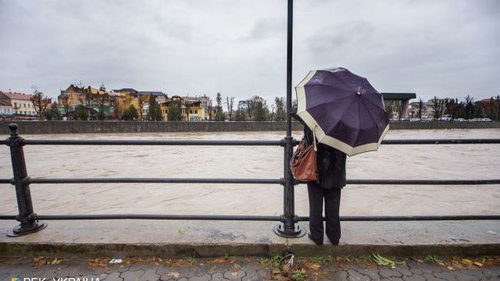 Дожди по всей территории Украины, местами порывы ветра: погода на завтра 12 ноября