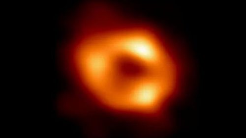 Ученые впервые определили точную массу черной дыры в центре Млечного Пути