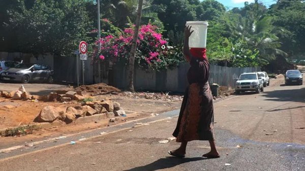 На французском острове у берегов Африки заканчивается питьевая вода