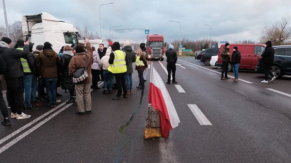 В Польше будут круглосуточно блокировать КПП Шегини