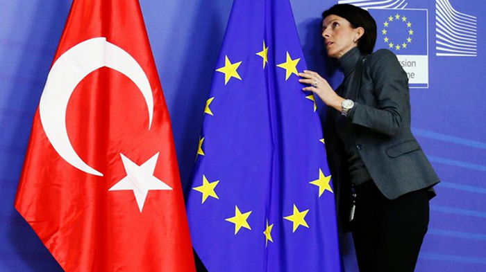 ЕС предложил Турции возобновить диалог высокого уровня