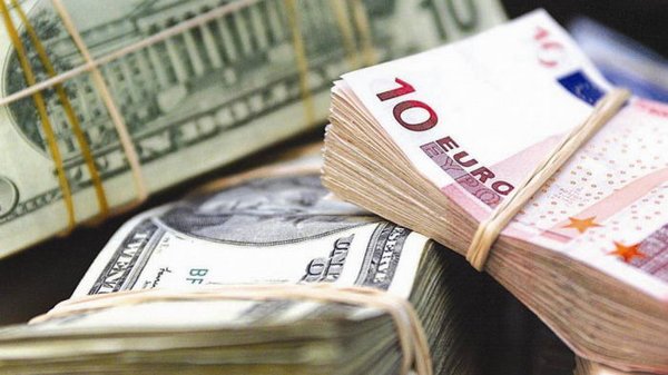 НБУ снял все ограничения на продажу валюты населению