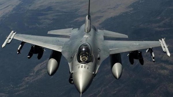 Американский истребитель F-16 упал в Желтое море возле Южной Кореи