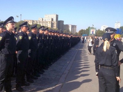 800 харьковских полицейских приняли Присягу
