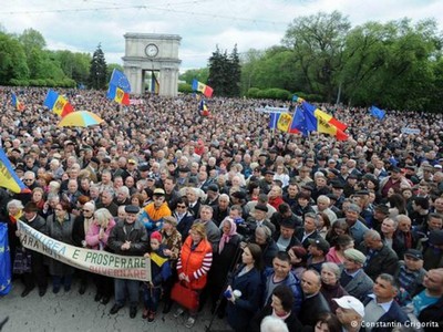 В Кишиневе началось массовое антиправительственное шествие (фото, видео)