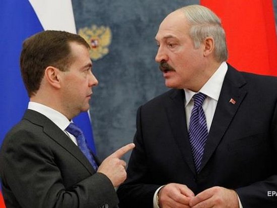 Лукашенко жестко ответил на газовую угрозу Медведева