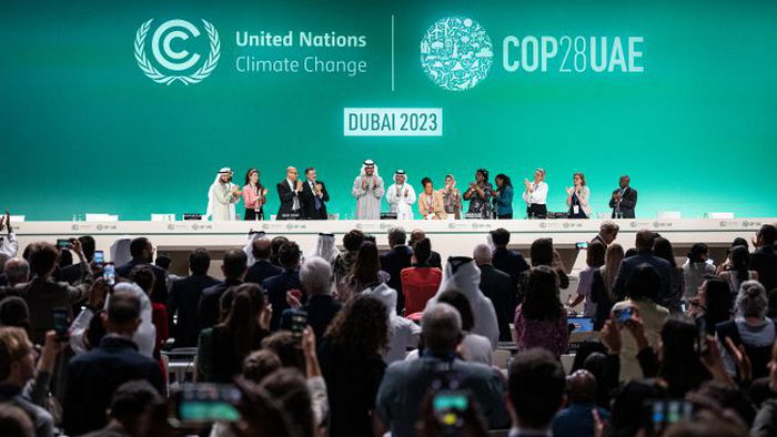 «Начало конца эры ископаемого топлива»: на климатическом саммите ООН приняли важное решение