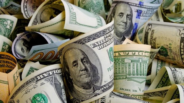 НБУ снова опустил курс доллара ниже 37 гривен