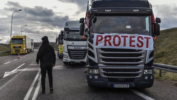 Польские фермеры на рождественско-новогодние праздники приостановят протест на границе