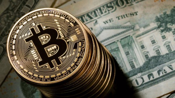 Цена Bitcoin превысила $45 тысяч впервые с апреля 2022 года