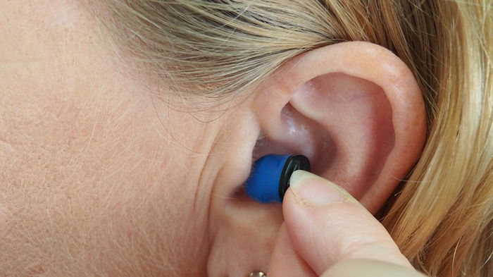 Новый способ продлить жизнь: слуховые аппараты связали с долголетием