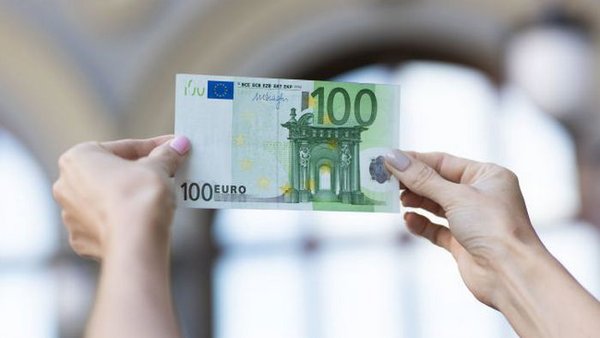 В ЕС хотят запретить наличные расчеты на сумму более 10 тысяч евро