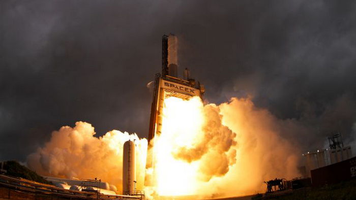 В Пентагоне хотят использовать ракеты SpaceX для транспортировки грузов на Земле