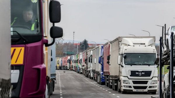 Польские фермеры анонсировали полную блокаду границы с Украиной: в ГПСУ оценили последствия