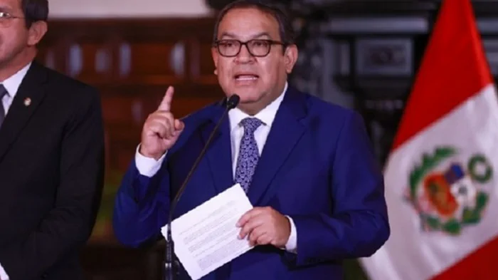 Премьер Перу подает в отставку