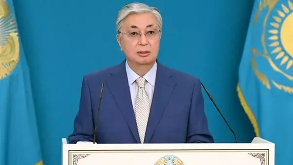 Президент Казахстана предложил сменить государственный герб