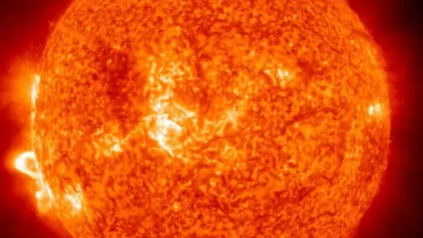 Физики смогли объяснить странное вращение Солнца: что с ним не так (видео)