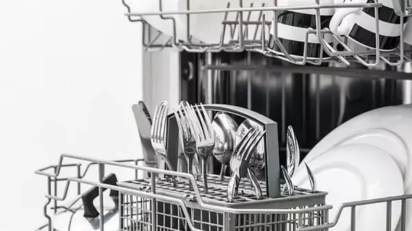 Самая чистая посуда в мире: ученые рассказали, как правильно загружать посудомоечную машину
