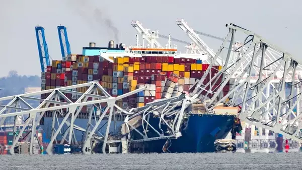 Владелец судна, разрушившего мост в США, может воспользоваться «законом Титаника»