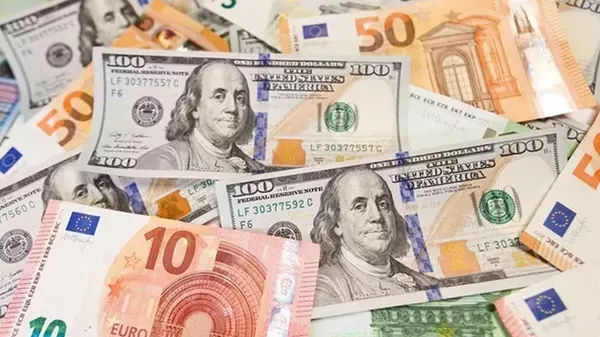 НБУ снова поднял официальный курс доллара выше 39 гривен