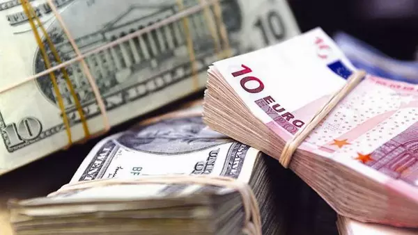 НБУ снизил официальный курс доллара после резкого роста