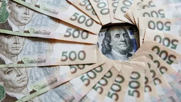 НБУ поднял официальный курс доллара выше 39 гривен