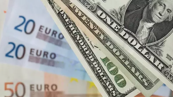 Доллар приостановил рост: НБУ оставил официальный курс на максимуме
