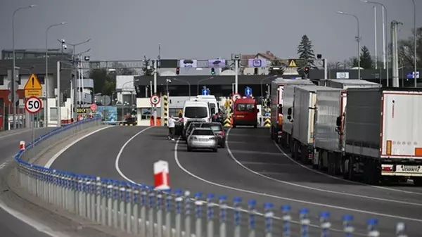 Поляки возобновили блокировку двух КПП на границе