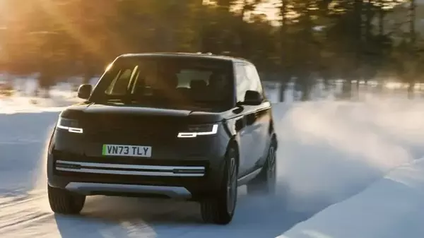 Первый электромобиль Range Rover рассекретили до премьеры (видео)
