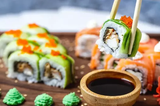 Суши как идеальный ужин: легкая и сытная альтернатива