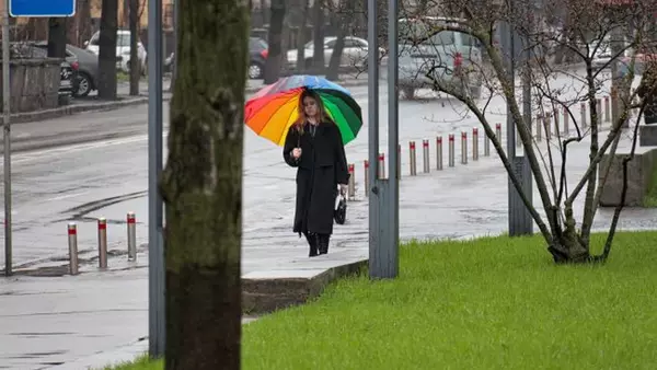 «Грязный» дождь: в ГСЧС рассказали, есть ли угроза для людей