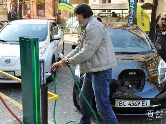 В этом году в Украине откроют 40 заправок для электромобилей