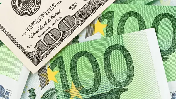 НБУ снизил официальный курс доллара к гривне