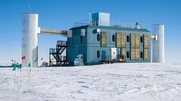 В Антарктиде нашли 7 пришельцев из космоса: неуловимые частицы поймали во льдах