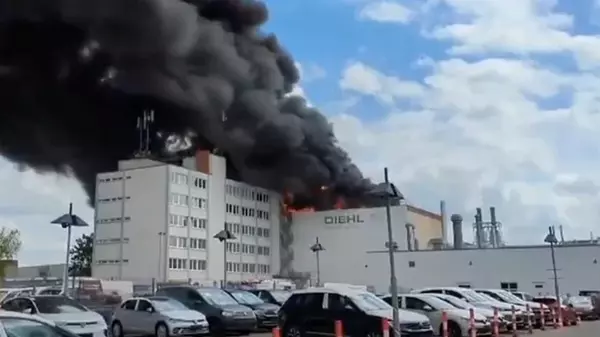 В Берлине вспыхнул металлургический завод: город накрыл ядовитый дым