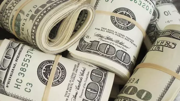 НБУ повысил курс доллара после снижения четыре дня подряд