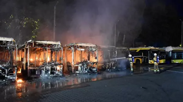 В Польше в депо сгорели десять автобусов (фото)