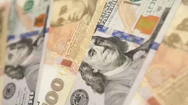 НБУ снова повысил официальный курс доллара, евро обновил максимум
