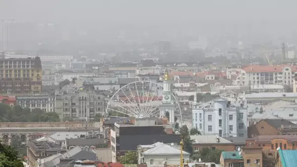 Украину накрыло пылевое облако из Казахстана: что это за явление и нуж...
