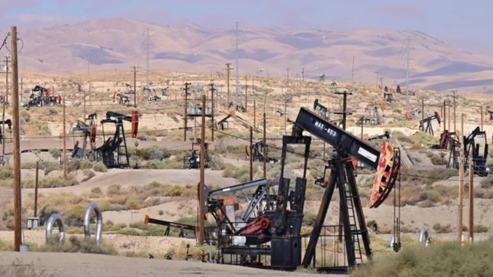 На рынке нефти продолжилось падение цен