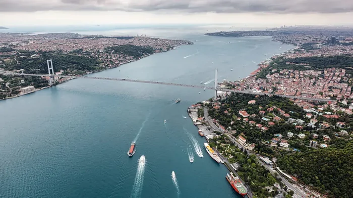 Турция на 15% повышает плату за проход через Босфор и Дарданеллы