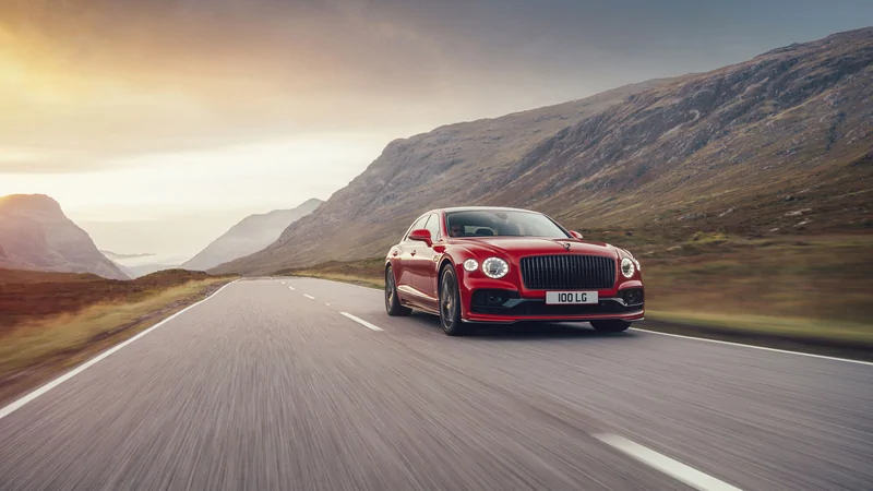 Bentley Flying Spur: поєднання потужності та комфорту