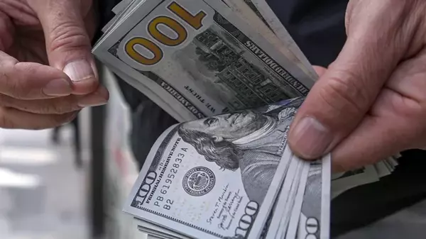 Доллар дешевеет больше недели: НБУ установил официальный курс 24 июня